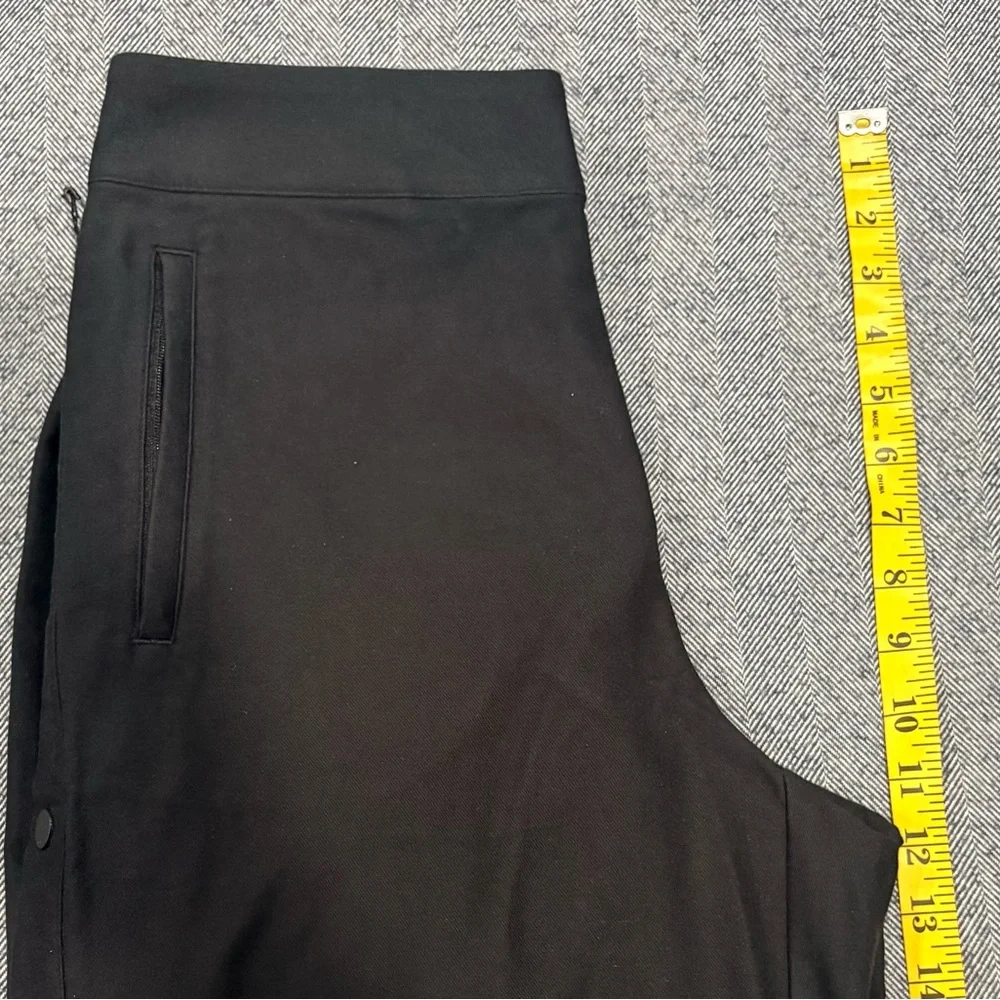 Alo Mid-Rise Cosmopolitan Snap Pant | color: black | size: m - Picture 7 of 11